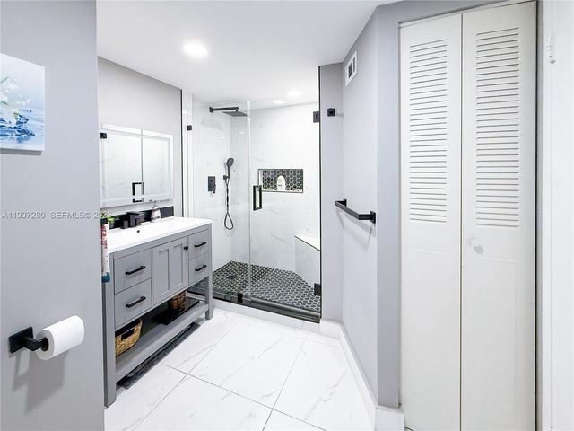 1301 NE Miami Gardens Dr 1406W, Miami, FL 33179