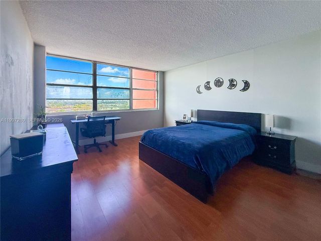 1301 NE Miami Gardens Dr 1406W, Miami, FL 33179