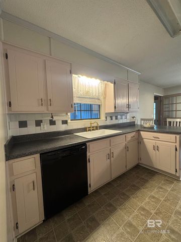 48 Hunter Circle, Monroeville, AL 36460