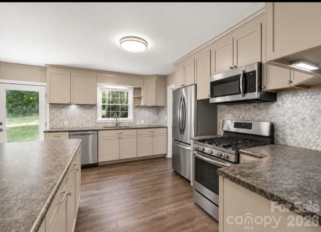 615 Fernwood Drive, Albemarle, NC 28001