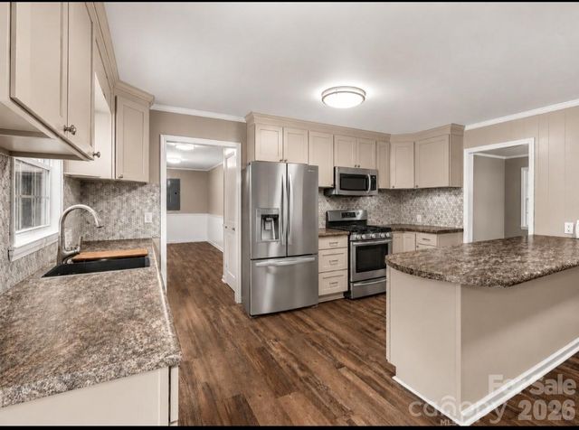 615 Fernwood Drive, Albemarle, NC 28001