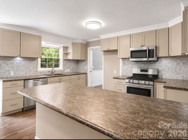 615 Fernwood Drive, Albemarle, NC 28001