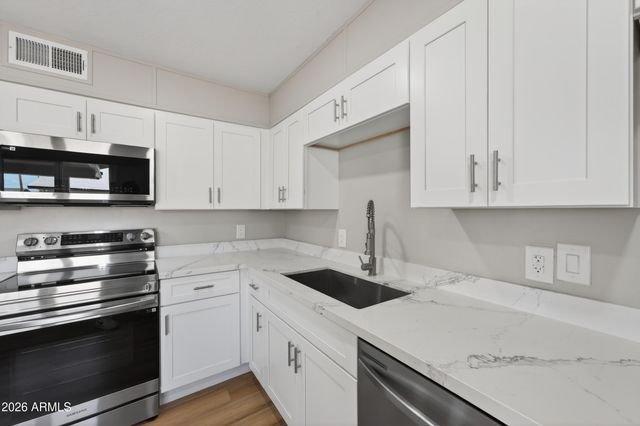 5038 N 18TH Avenue, Phoenix, AZ 85015