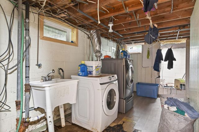 6607 46th Place N, Crystal, MN 55428
