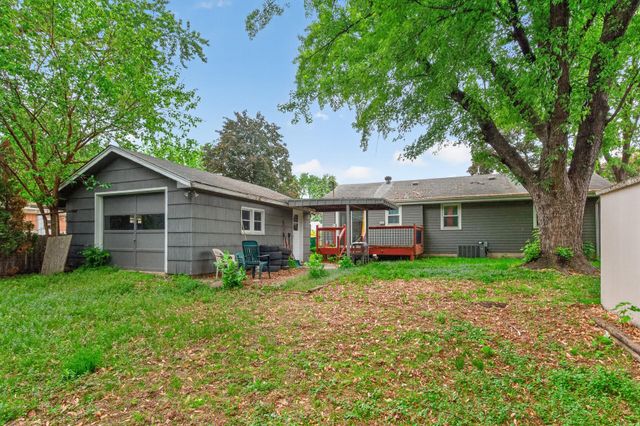 6607 46th Place N, Crystal, MN 55428