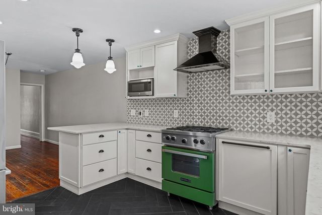 828 S 5TH ST, Philadelphia, PA 19147