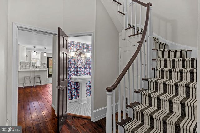 828 S 5TH ST, Philadelphia, PA 19147