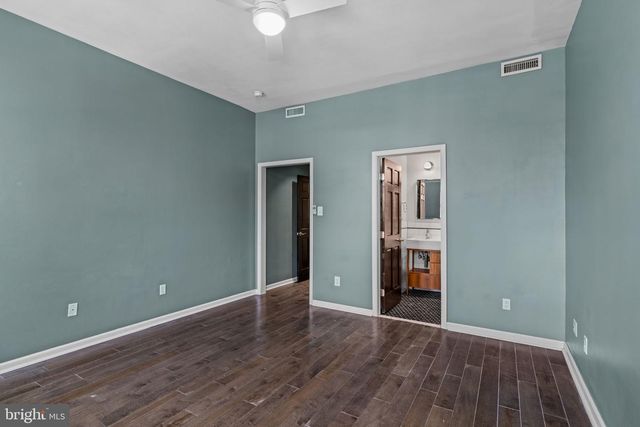 828 S 5TH ST, Philadelphia, PA 19147