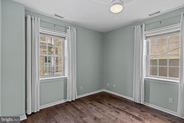 828 S 5TH ST, Philadelphia, PA 19147