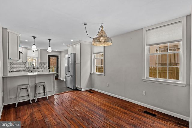 828 S 5TH ST, Philadelphia, PA 19147