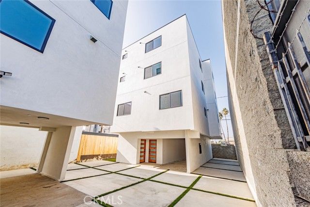 13461 Beach Avenue, Marina Del Rey, CA 90292