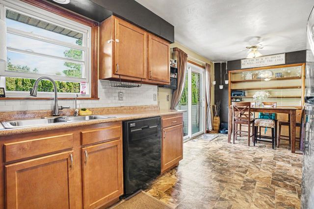 15052 N North Park Drive, Constantine Twp, MI 49042
