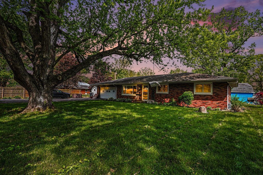 15052 N North Park Drive, Constantine Twp, MI 49042