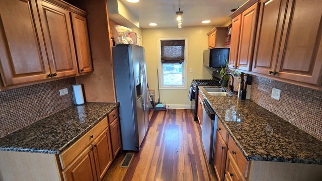 3352 W 84th Street, Chicago, IL 60652