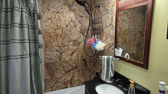 3352 W 84th Street, Chicago, IL 60652