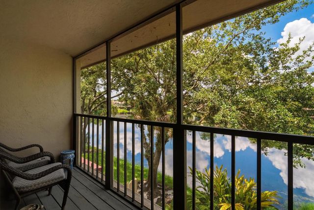 9014 Vineyard Lake Drive, Plantation, FL 33324