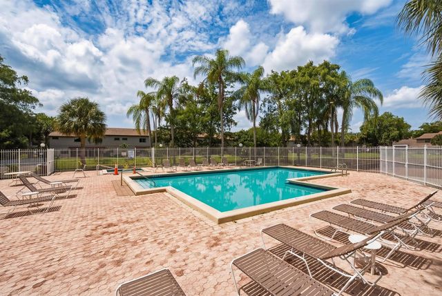 9014 Vineyard Lake Drive, Plantation, FL 33324