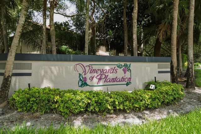 9014 Vineyard Lake Drive, Plantation, FL 33324