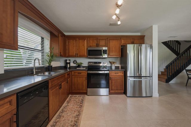 9014 Vineyard Lake Drive, Plantation, FL 33324
