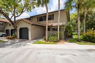 9014 Vineyard Lake Drive, Plantation, FL 33324