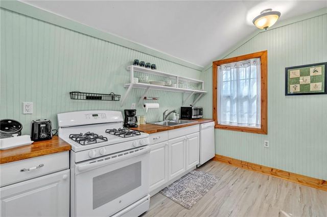 1250 Sutton Road, Talking Rock, GA 30175