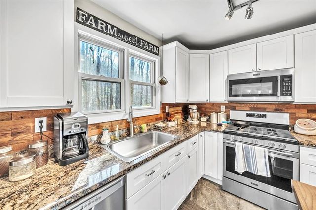 1250 Sutton Road, Talking Rock, GA 30175