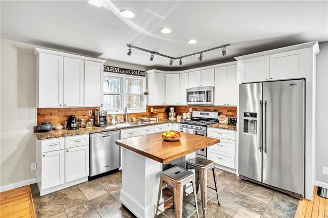 1250 Sutton Road, Talking Rock, GA 30175