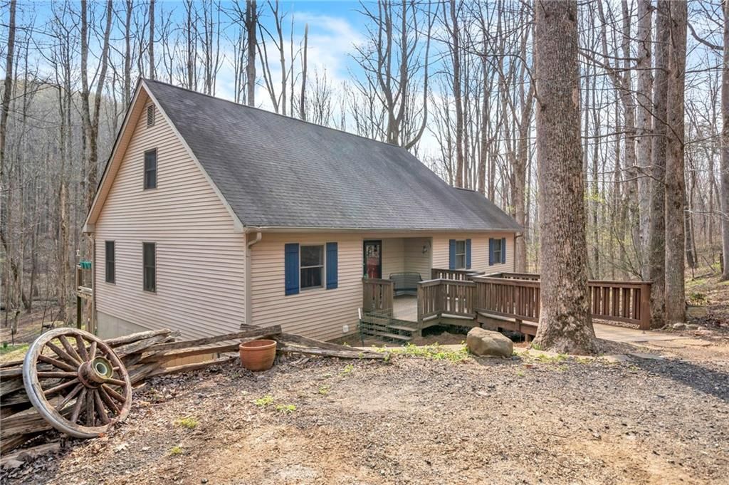 1250 Sutton Road, Talking Rock, GA 30175
