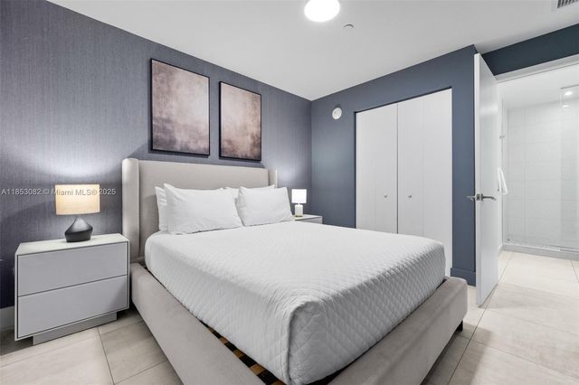 239 SW 9th St 2303, Miami, FL 33130