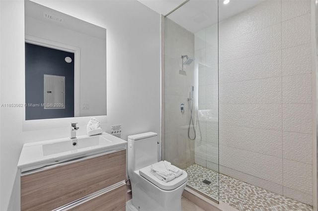 239 SW 9th St 2303, Miami, FL 33130