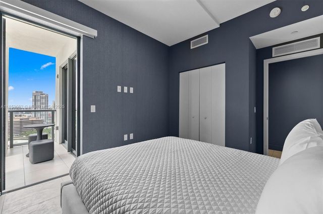 239 SW 9th St 2303, Miami, FL 33130