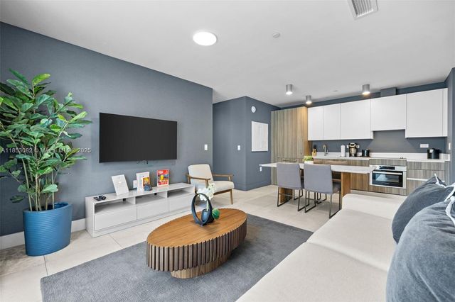 239 SW 9th St 2303, Miami, FL 33130