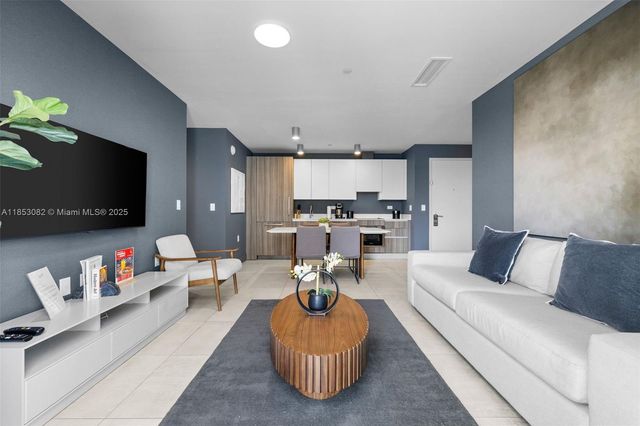 239 SW 9th St 2303, Miami, FL 33130