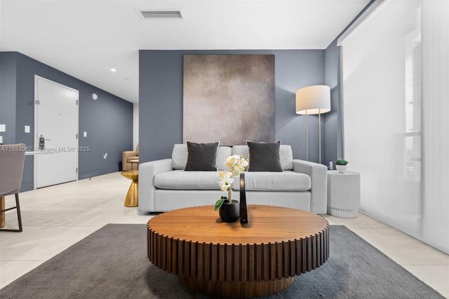 239 SW 9th St 2303, Miami, FL 33130