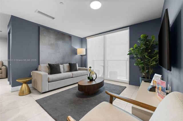 239 SW 9th St 2303, Miami, FL 33130