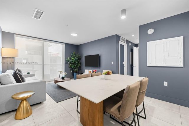 239 SW 9th St 2303, Miami, FL 33130