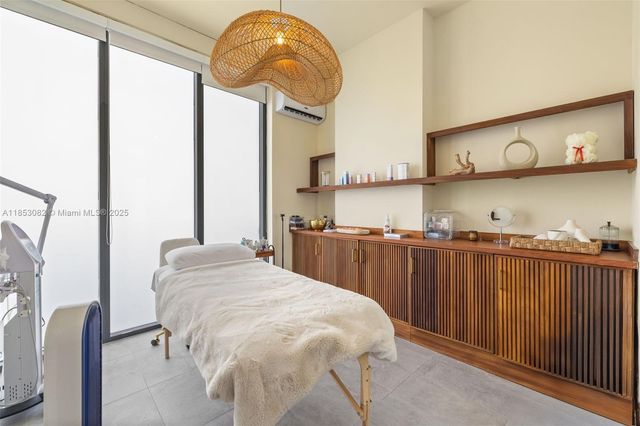 239 SW 9th St 2303, Miami, FL 33130