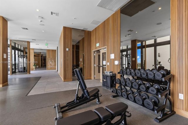 239 SW 9th St 2303, Miami, FL 33130