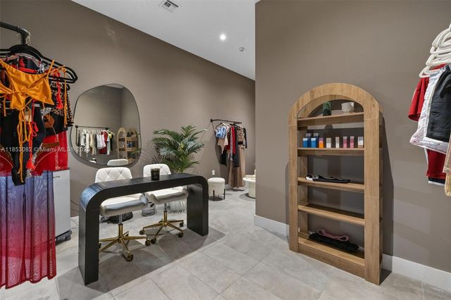 239 SW 9th St 2303, Miami, FL 33130