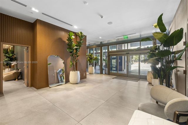 239 SW 9th St 2303, Miami, FL 33130