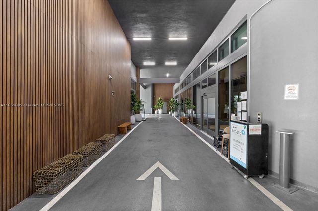 239 SW 9th St 2303, Miami, FL 33130