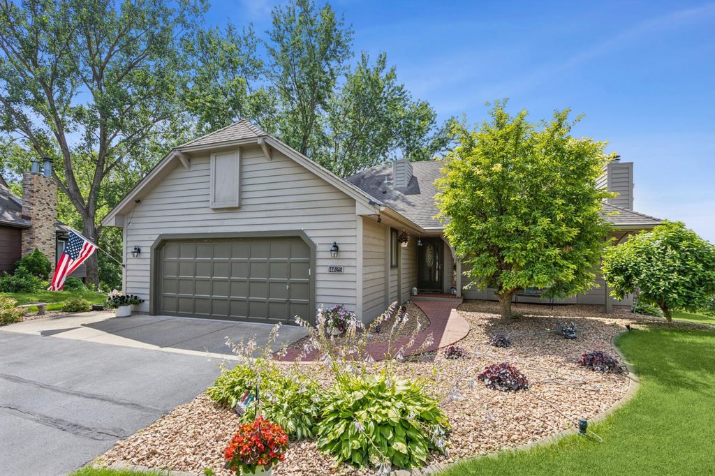 14825 41st Avenue N, Plymouth, MN 55446