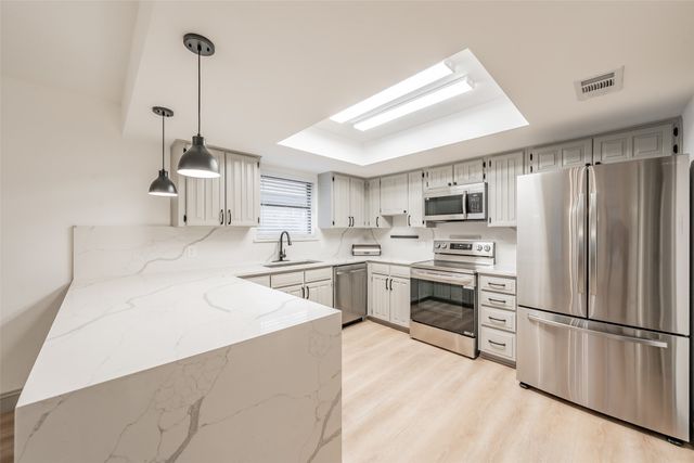 6514 Aires Drive, Arlington, TX 76001