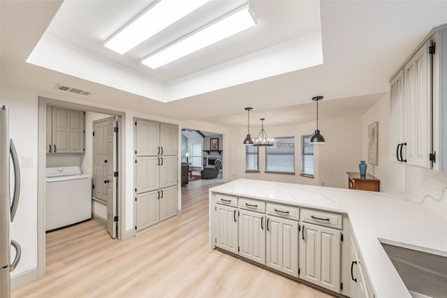 6514 Aires Drive, Arlington, TX 76001