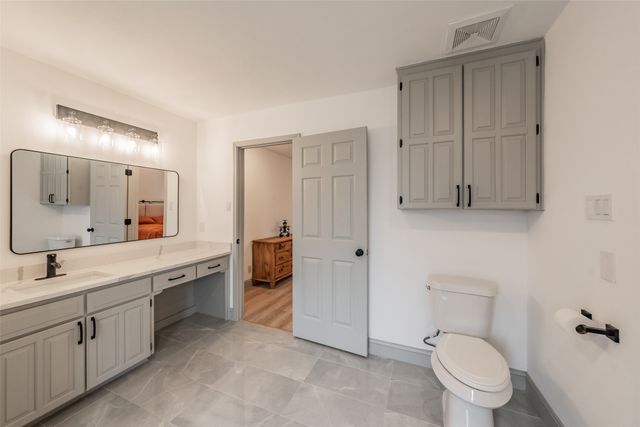 6514 Aires Drive, Arlington, TX 76001