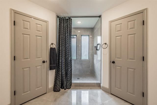 6514 Aires Drive, Arlington, TX 76001