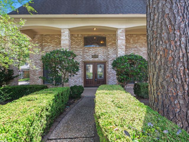 18310 Lake Oaks Drive, Spring, TX 77388