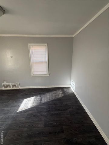 4651 Chatsworth Street, Detroit, MI 48224