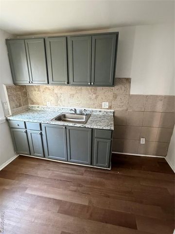 4651 Chatsworth Street, Detroit, MI 48224