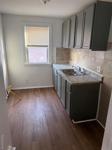 4651 Chatsworth Street, Detroit, MI 48224